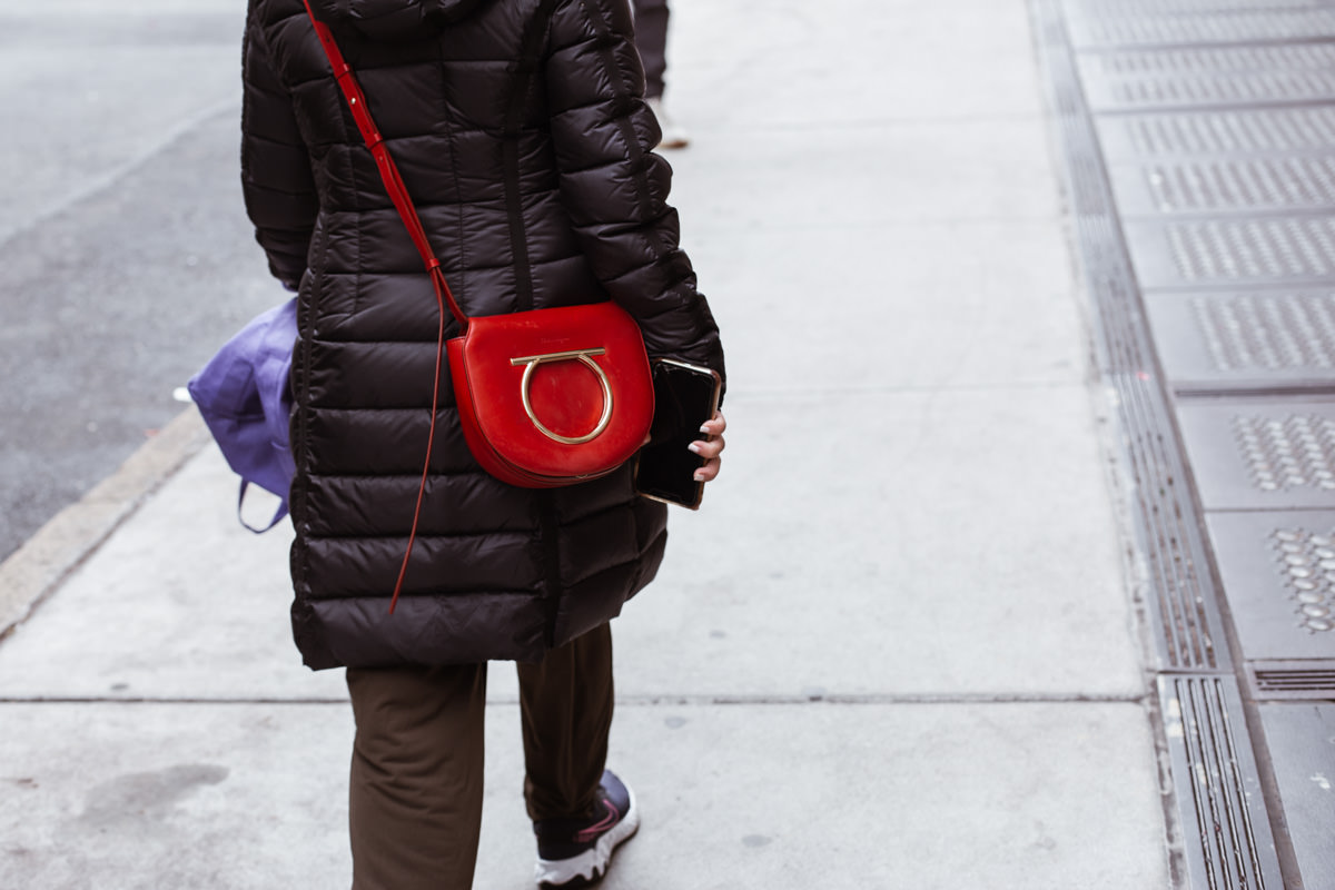 Red details. This is my new Favourite bag for the summer season