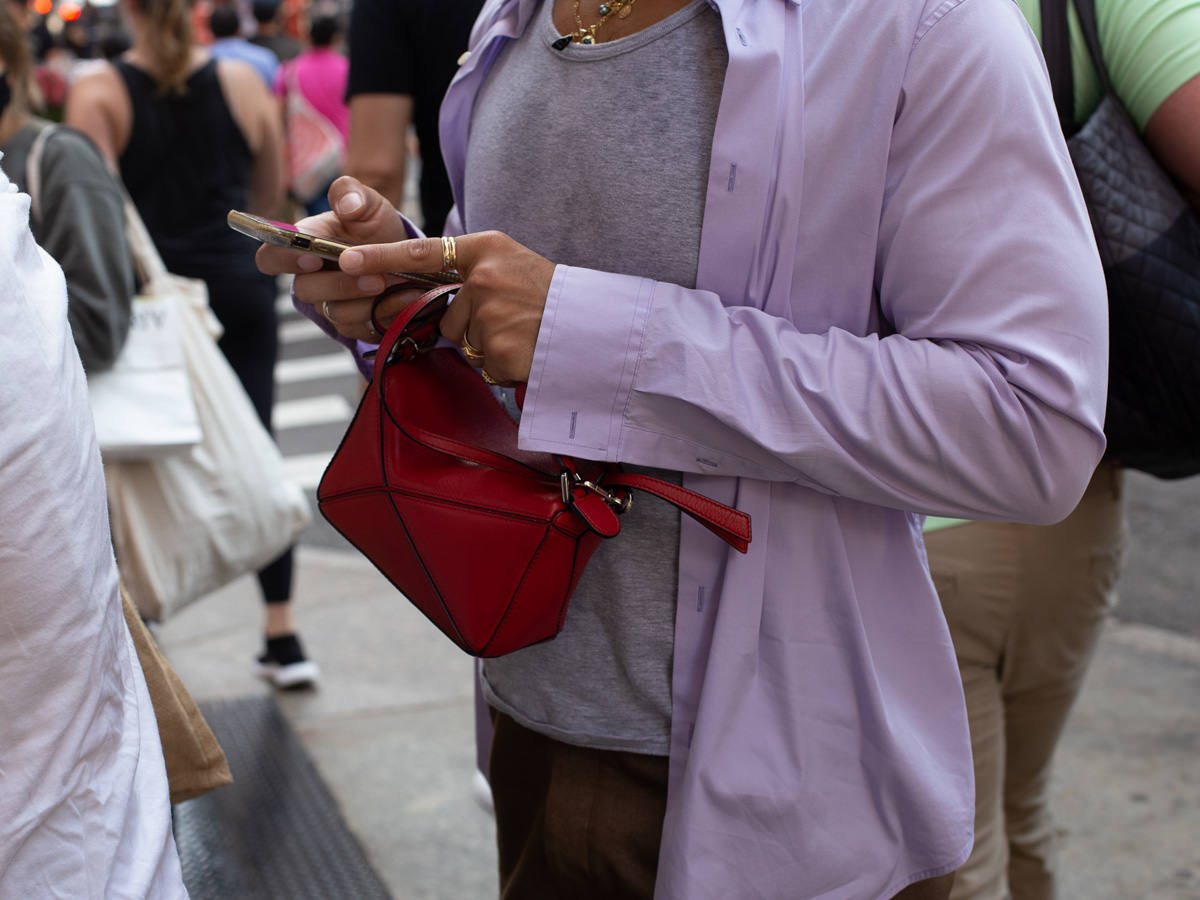 Red details. This is my new Favourite bag for the summer season