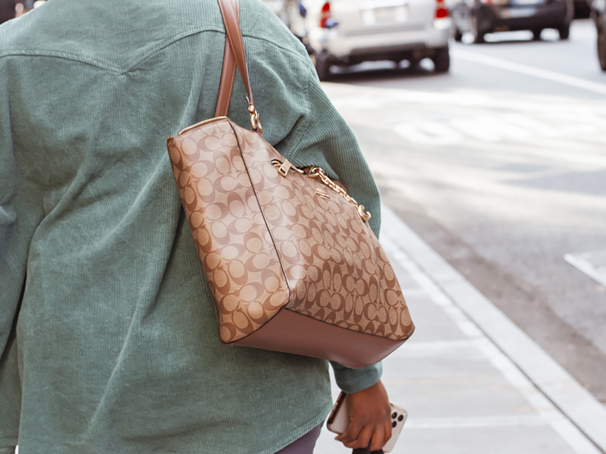 chanel bag street style