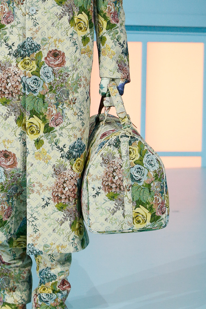 Louis Vuitton × Virgil Abloh AW21 Tourist vs Purist newspaper bag pouc –  Bankofgrails