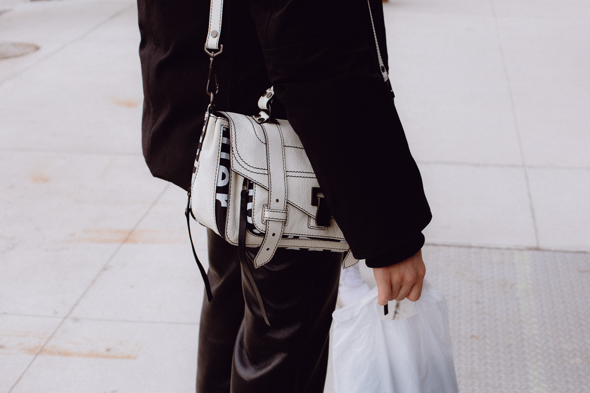Louis Vuitton Alma MM Bag