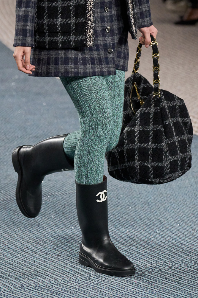 Chanel Fall 2022 Is an Ode to Tweed - PurseBlog