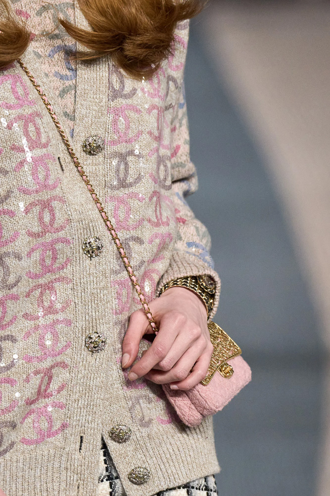 Chanel Fall 2022 Is an Ode to Tweed - PurseBlog