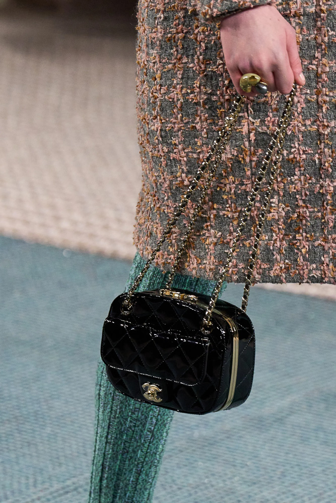 chanel fall winter 2021 22 bags