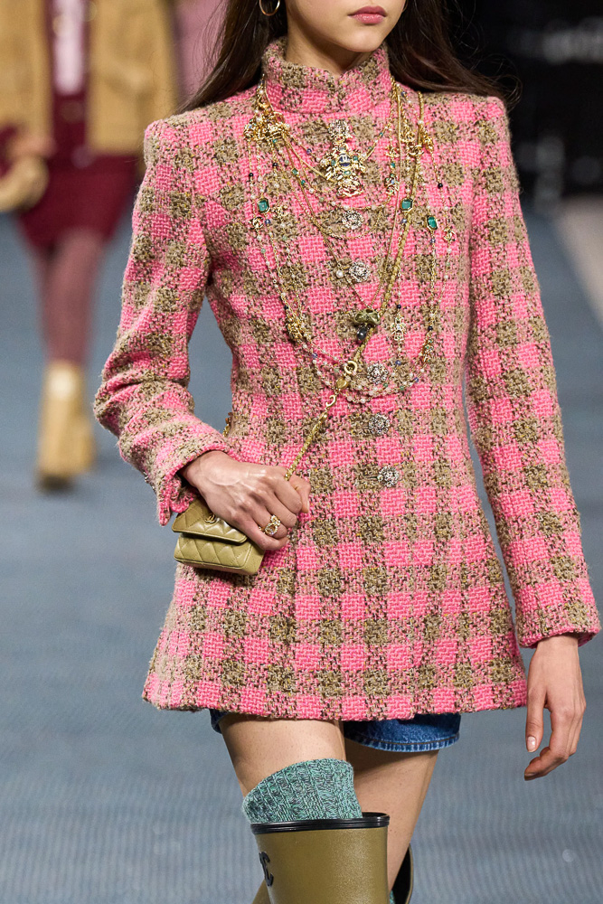 Chanel Fall 2022 Is an Ode to Tweed - PurseBlog