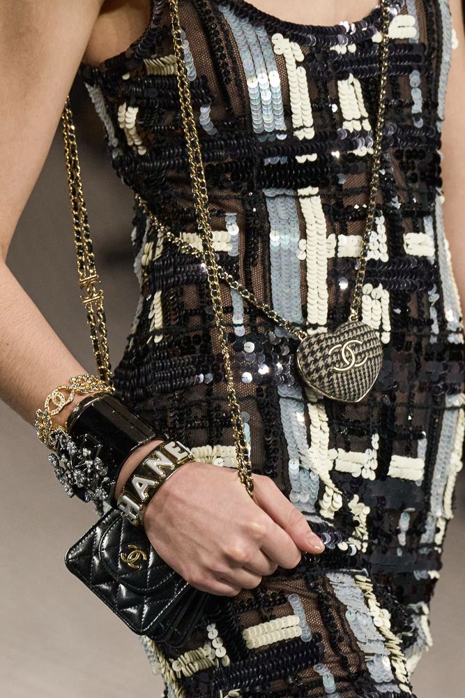 A Closer Look at the New Chanel 22 - PurseBlog