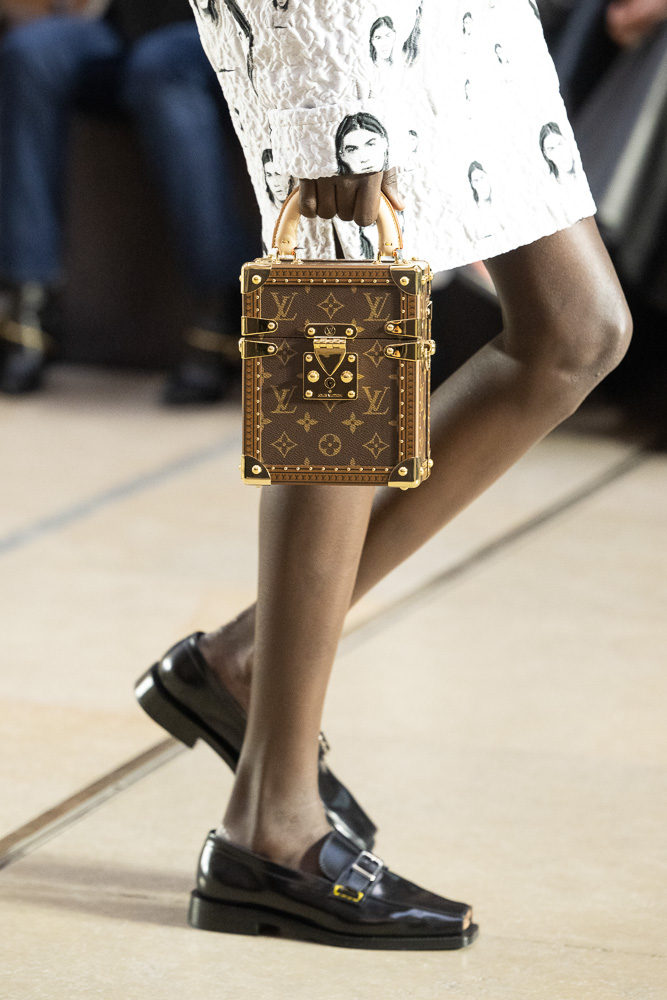 Louis Vuitton Monogram Gets a Floral Twist for FW '22 - PurseBlog