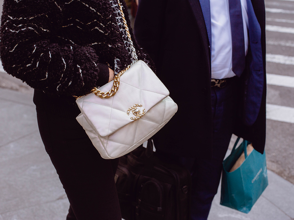 chanel 19 bag street style