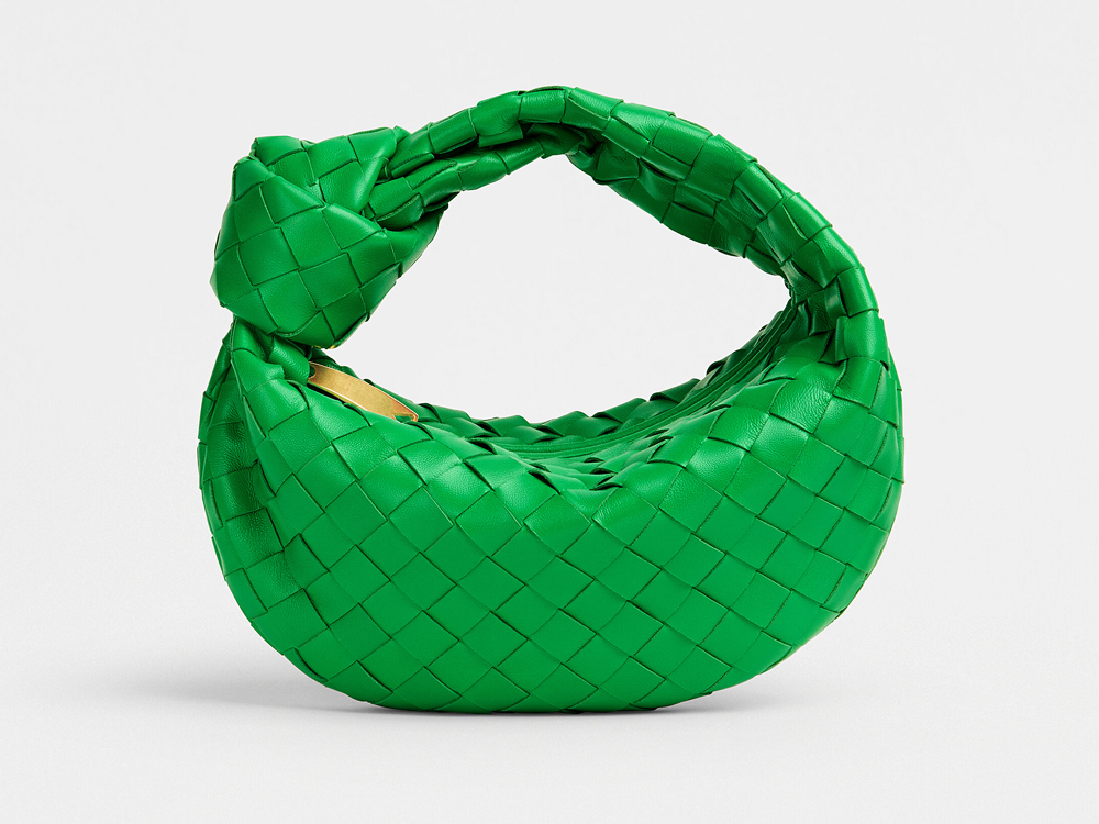 How to Wear Bottega Veneta's Jodie Bag This Spring – 20 Stylish