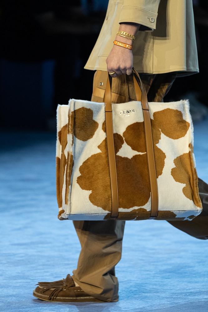 The Oversized Bags of Louis Vuitton Spring 2023 - PurseBlog