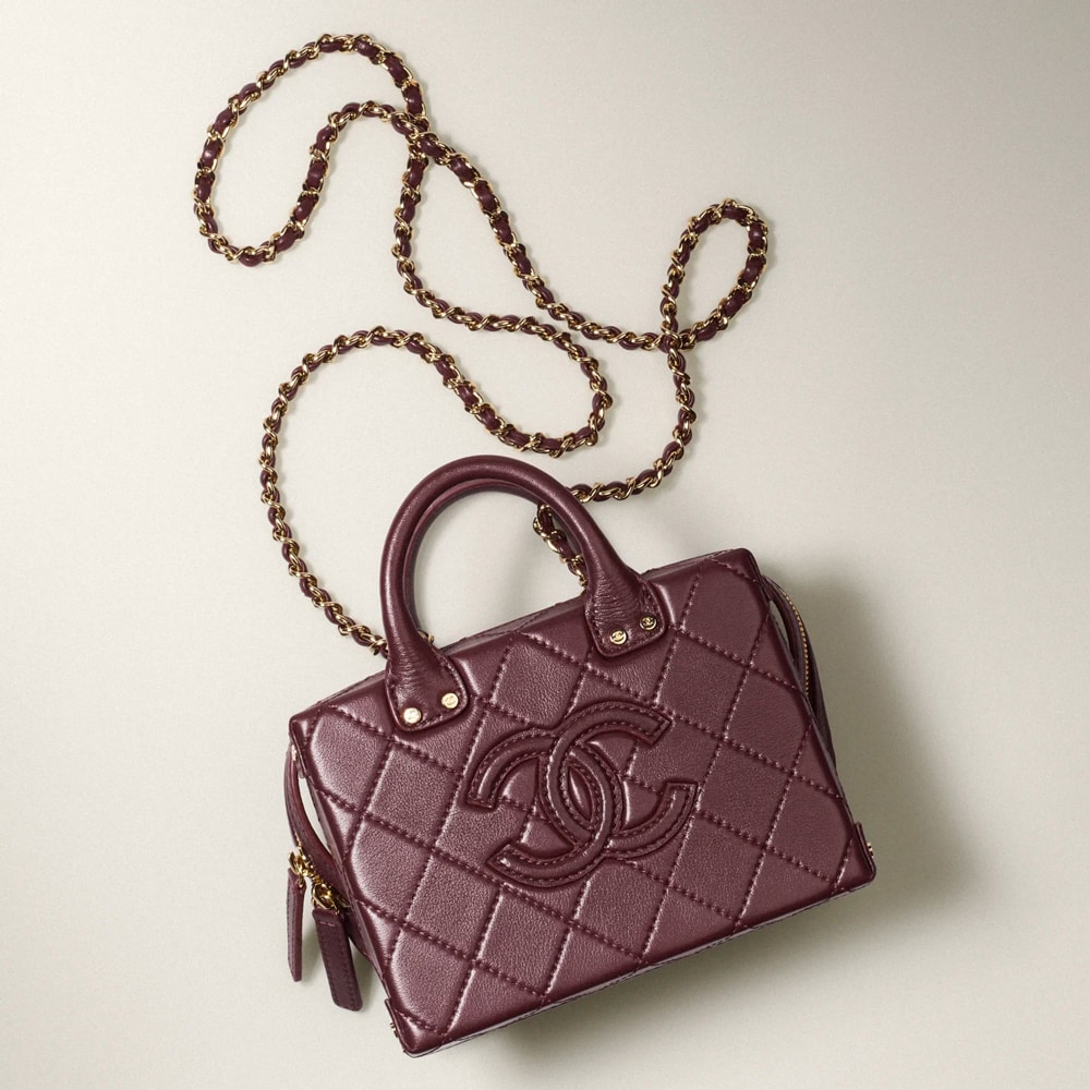 chanel vanity with chain 2022