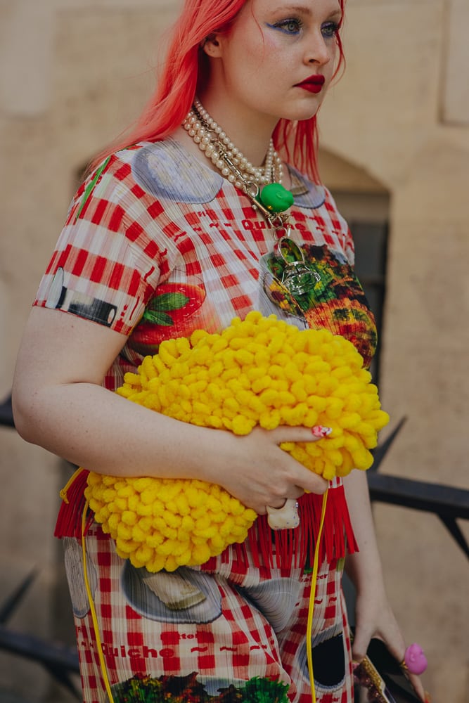 Haute Couture Fall 2022 Street Style Bags 22