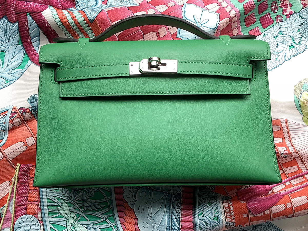 A Brief Introduction to the Hermes Kelly Pochette