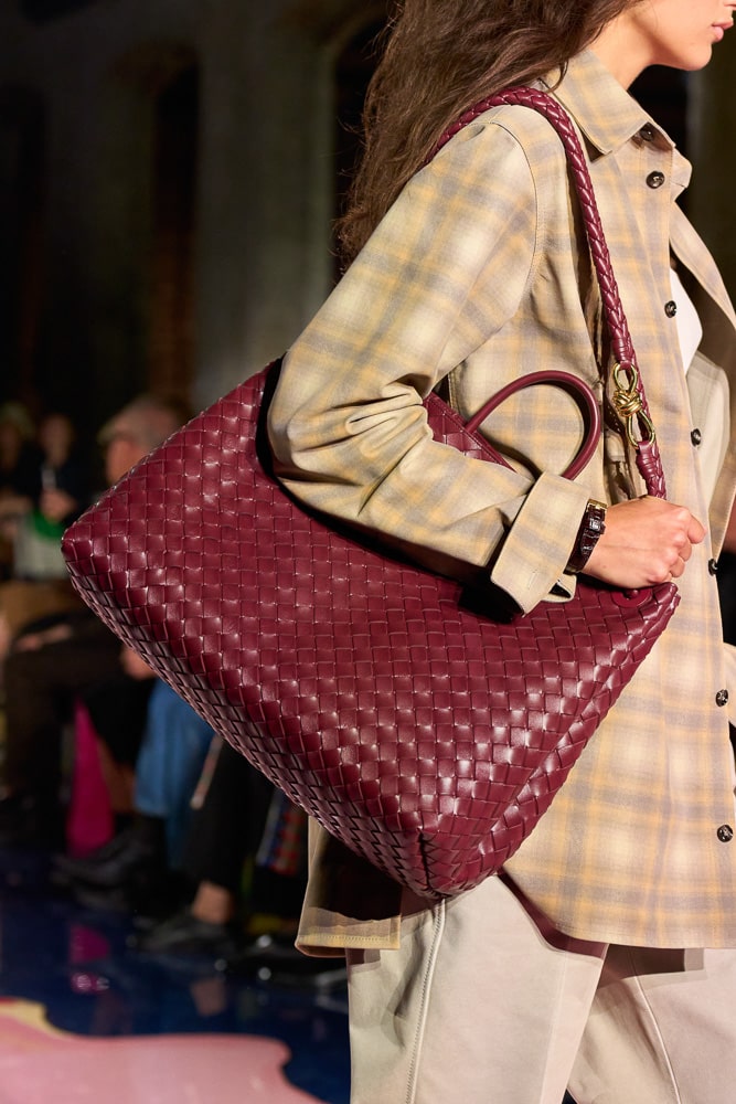 Discover BOTTEGA VENETA Spring Summer 2023 Collection