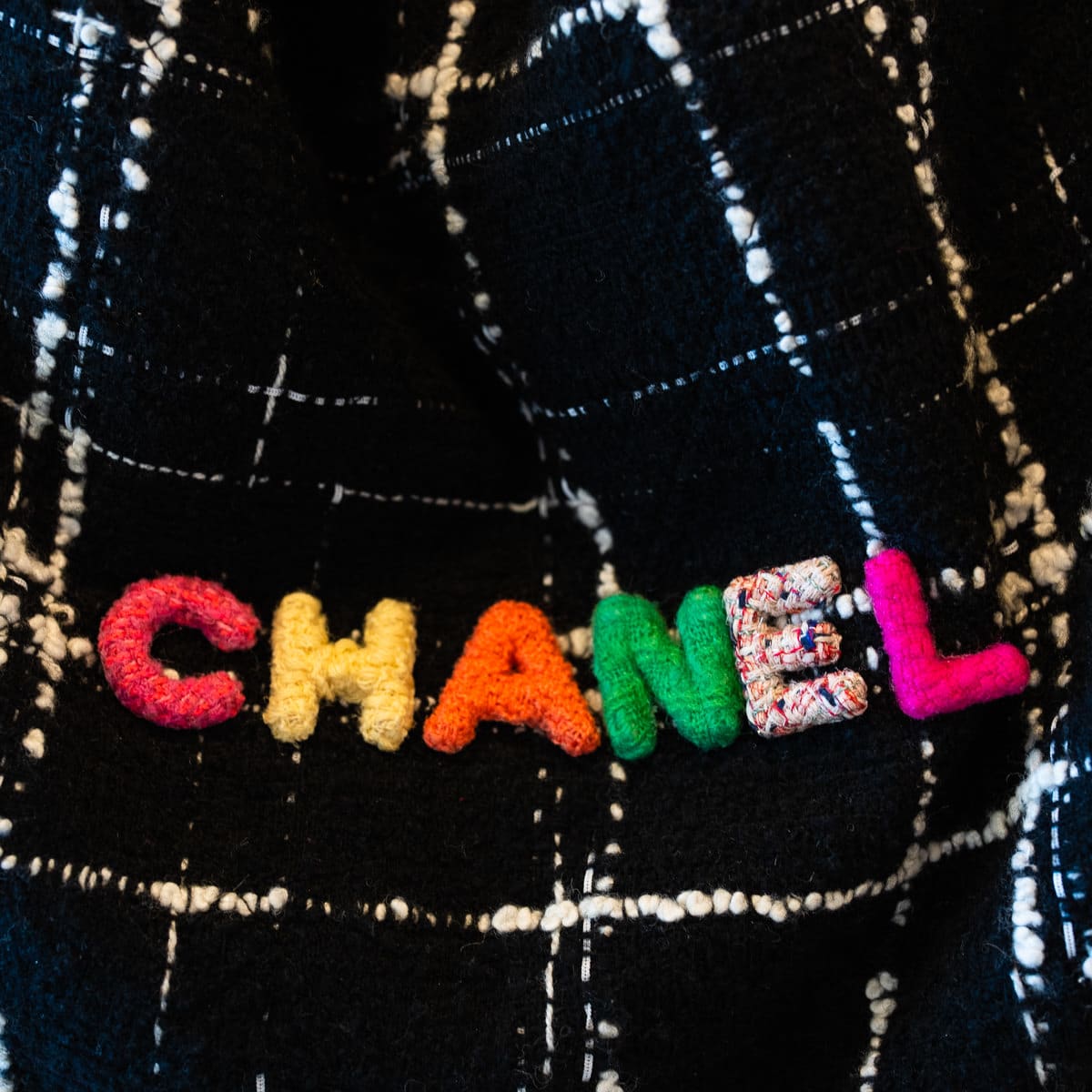 Chanel 22 Tweed Bag 4 of 5