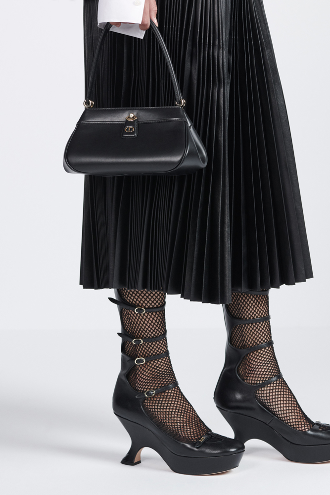 Dior Introduces Its Newest Bag on the Spring 2023 Runway - PurseBlog