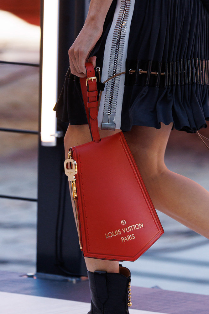 This Louis Vuitton Bag Is the Breakout Star of Spring Fashion