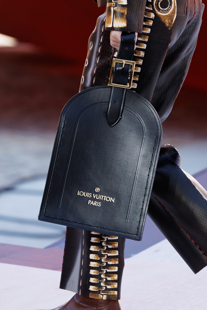 Oversized Zips and Purses At Louis Vuitton Spring/Summer 2023