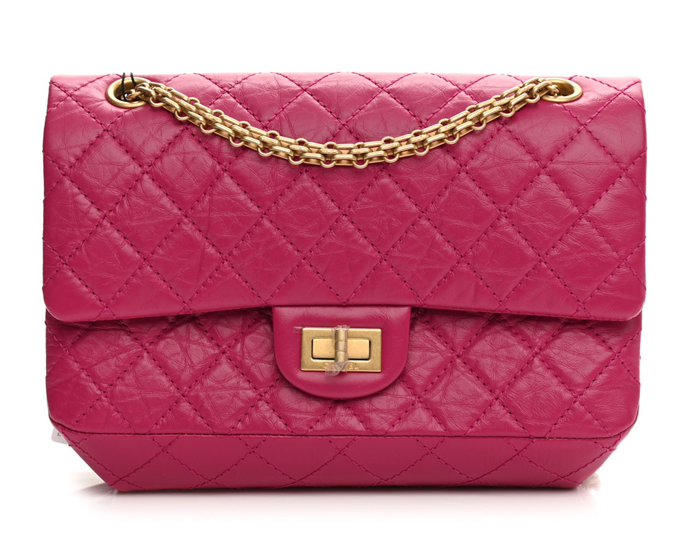 Red handbag in 2023  Chanel bag red, Chanel classic flap red, Red