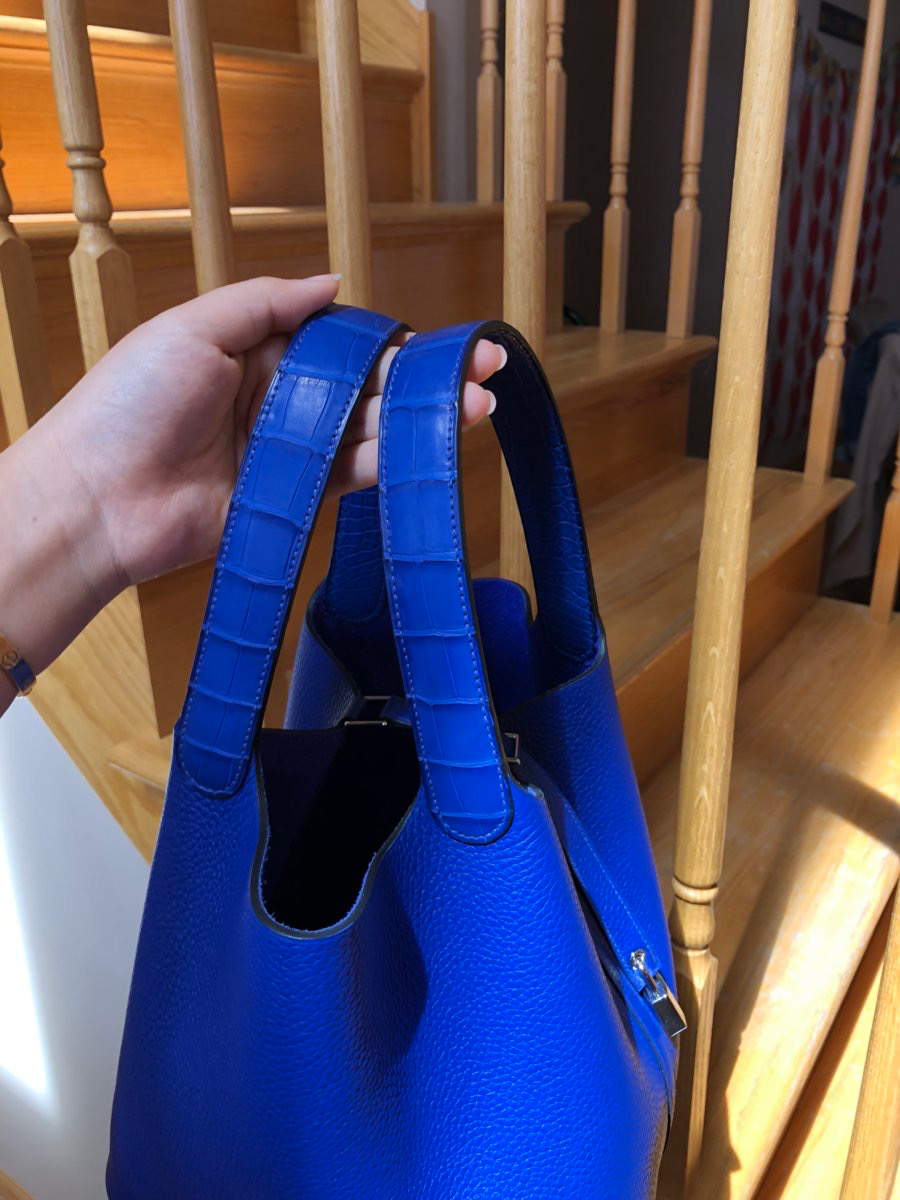 A 22cm Picotin in Bleu Electric Clemence with Matte Gator Handles from April 2018. Photo via TPFer @LovingTheOrange.