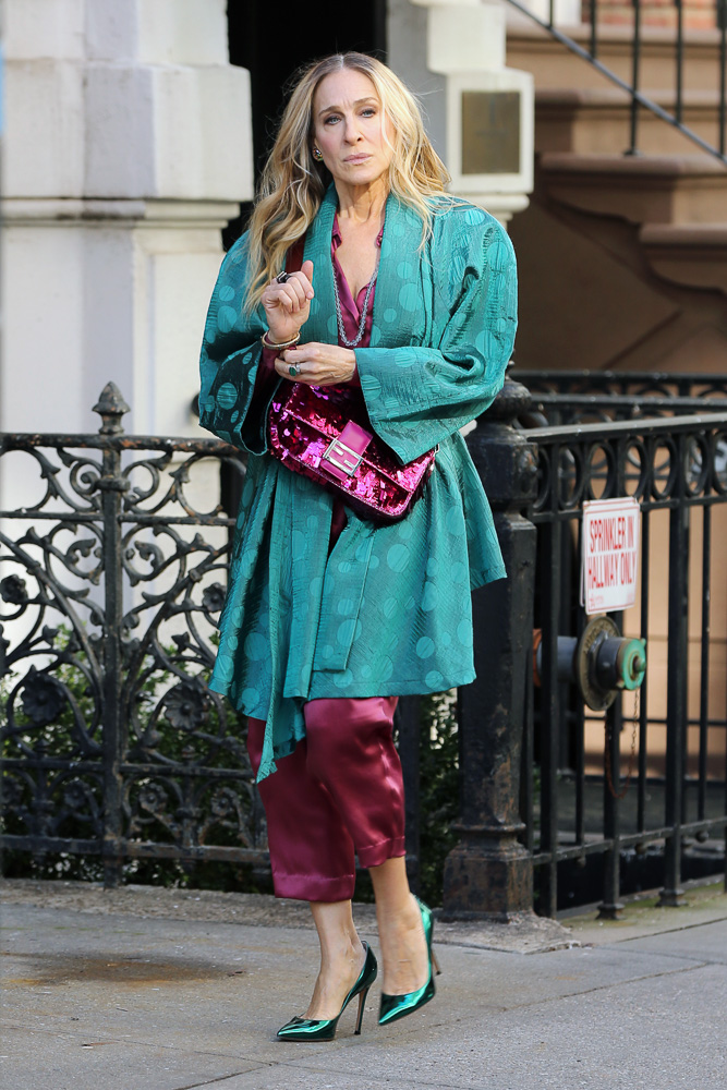 Celebs Saunter the Streets With Hermès, Chloé and More - PurseBlog