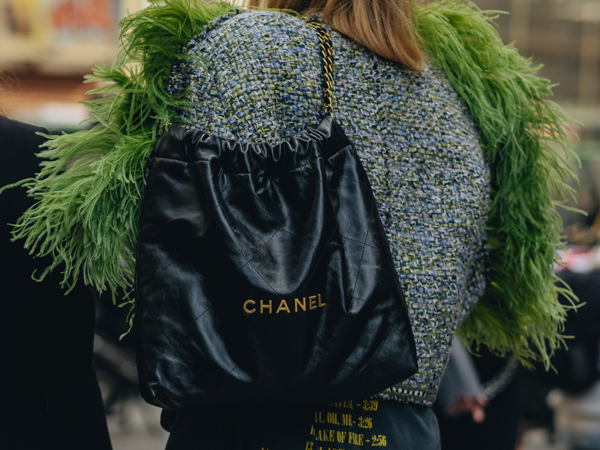 Chanel 22 Bag Black