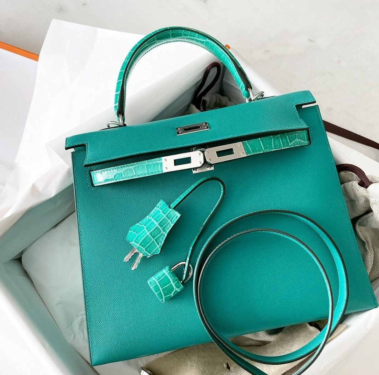 Hermes Kelly Sellier 25 Vert Jade Green Shiny Crocodile Alligator