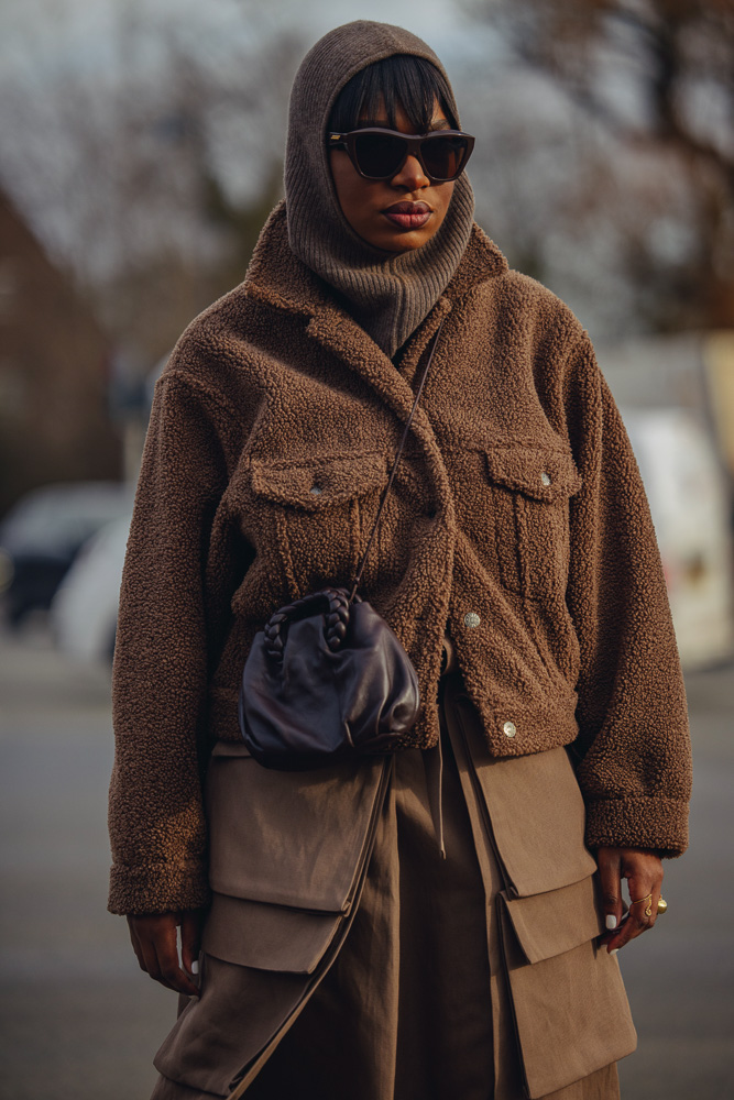 The Best Celebrity Bag Looks of Paris Fashion Week Fall 2018 - PurseBlog in  2023