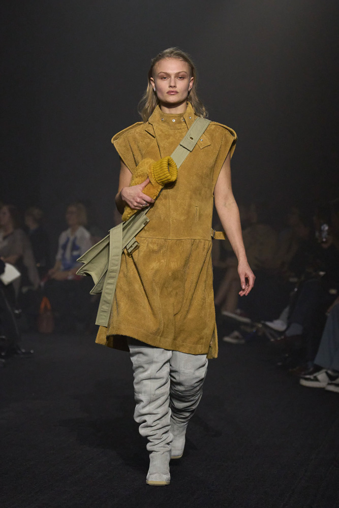 Daniel Lee s Burberry Fall 2023 31 Daniel Lee s Burberry Fall 2023 31