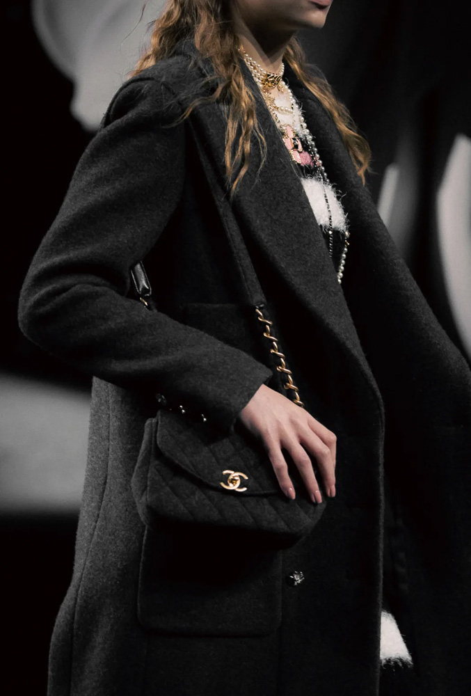 Week 10: Timeless Essentials. Casual Chanel Look —