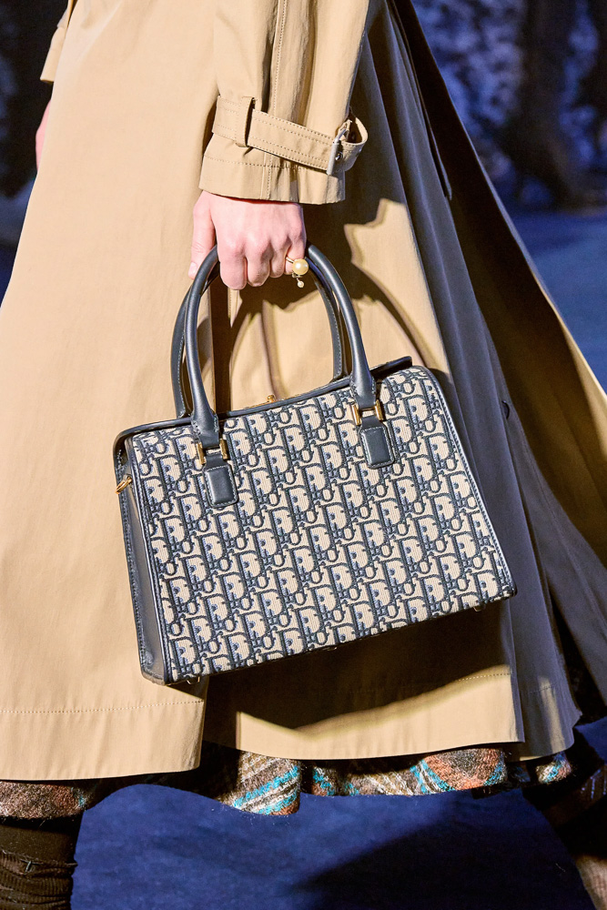 Maria Grazia Chiuri Revisits the 1950s for Dior Fall 2023 - PurseBlog