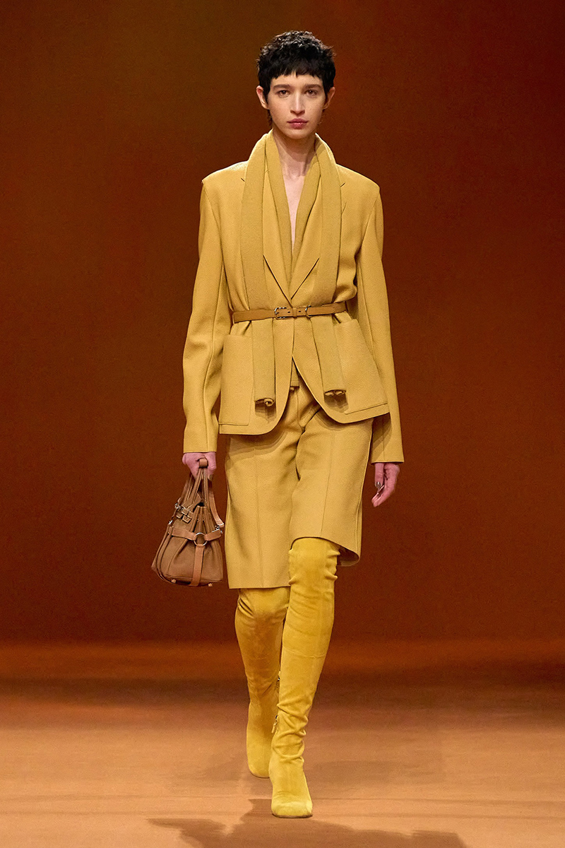 Fashion Review: Louis Vuitton, Loewe, Hermes Feb 2023 - The New