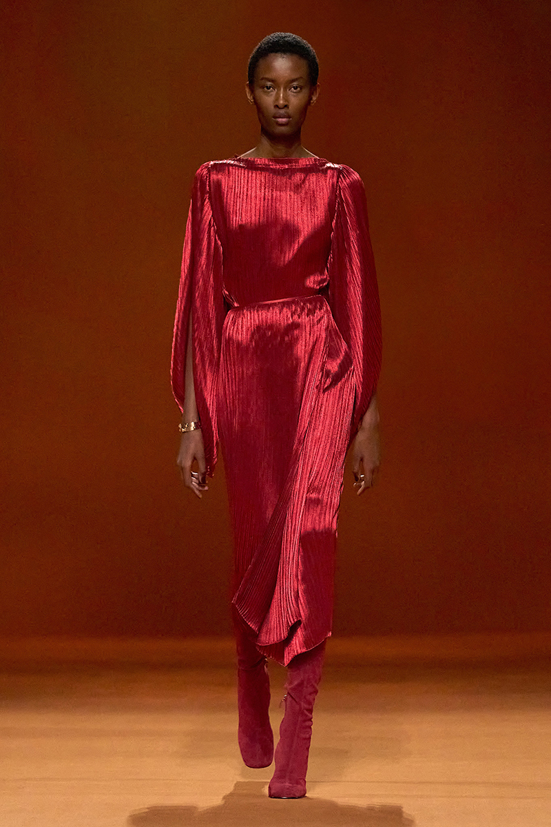 Fashion Review: Louis Vuitton, Loewe, Hermes Feb 2023 - The New