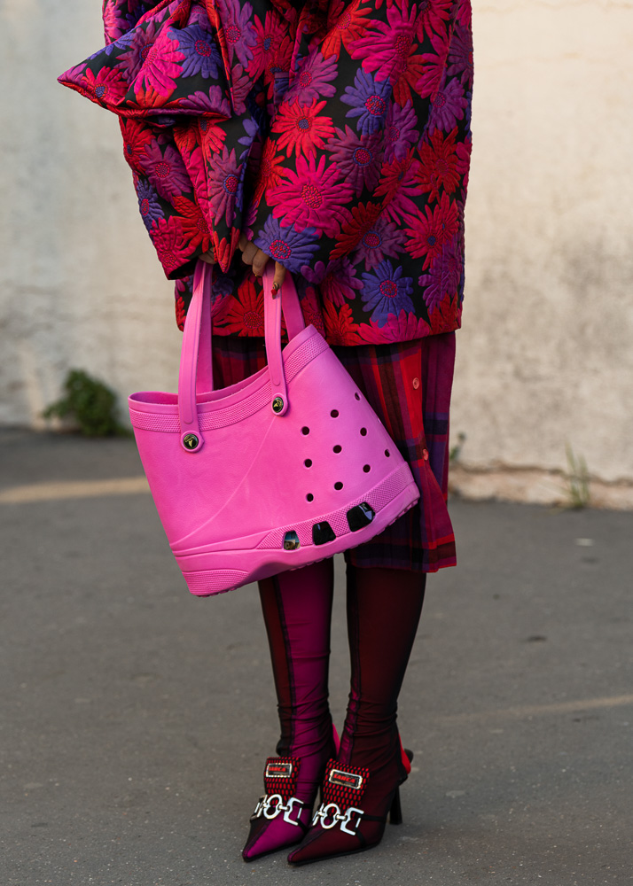 PFW Fall 2023 Street Style Day 3 46