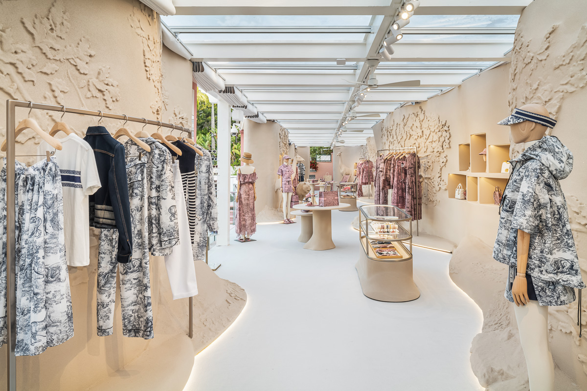 Dior's new pop-up in the Champs-Elysées - Luxferity Magazine