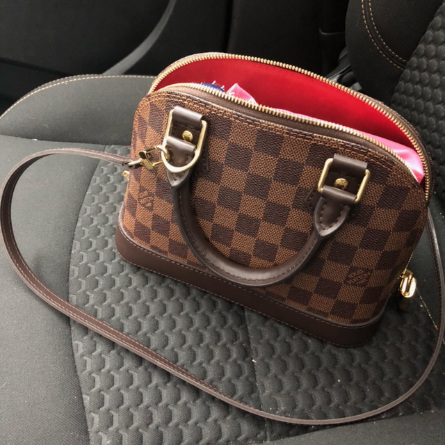 Louis Vuitton Alma CC