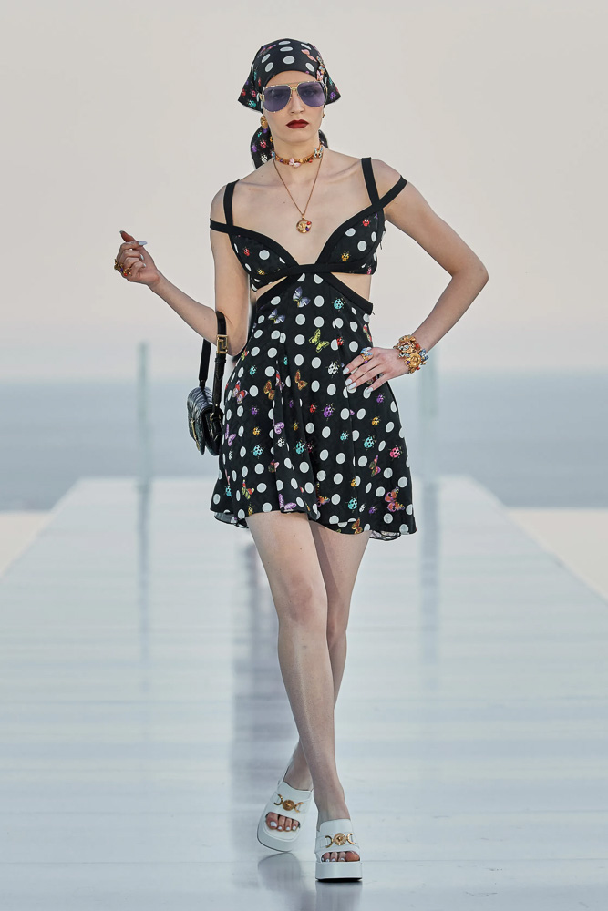 Versace x Dua Lipa La Vacanza 6 Versace x Dua Lipa La Vacanza 6