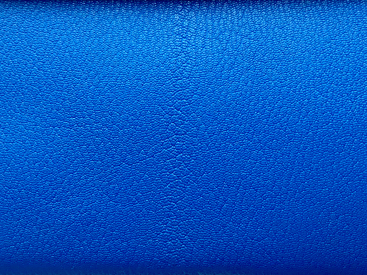 Chevre Mysore in Bleu Hydra.