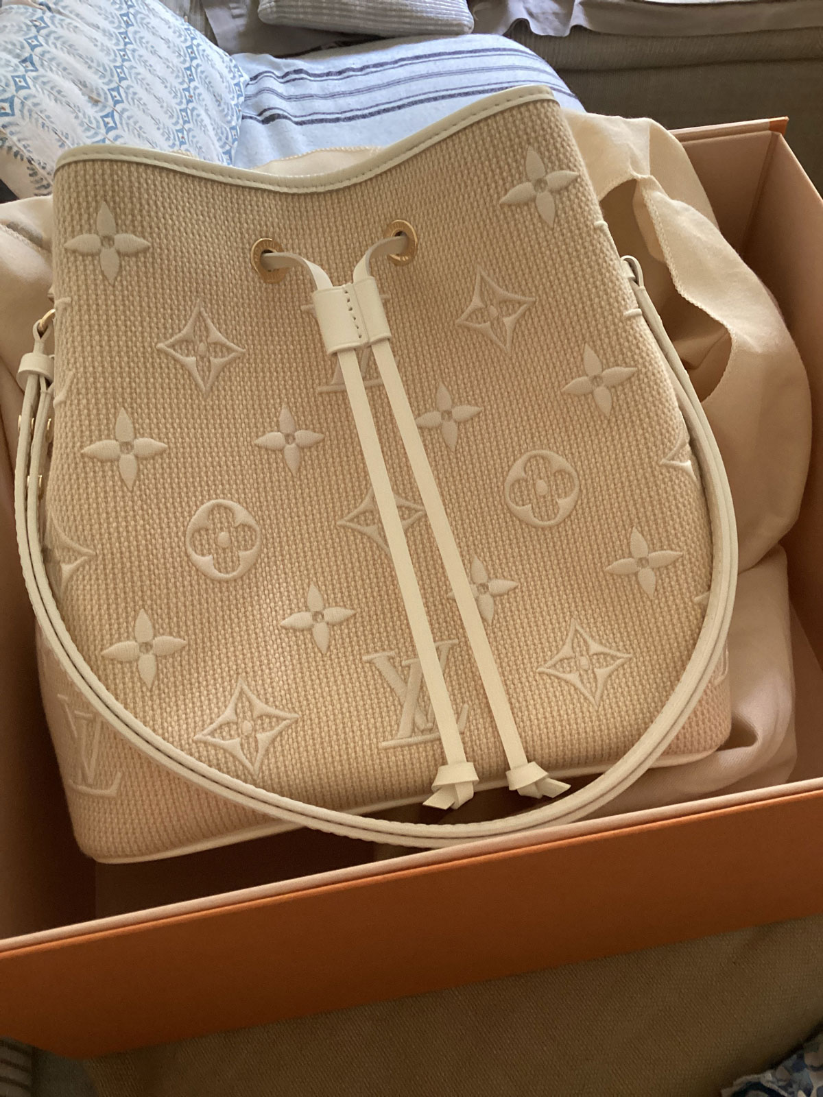 The Ultimate Bag Guide: Louis Vuitton NéoNoé - PurseBlog