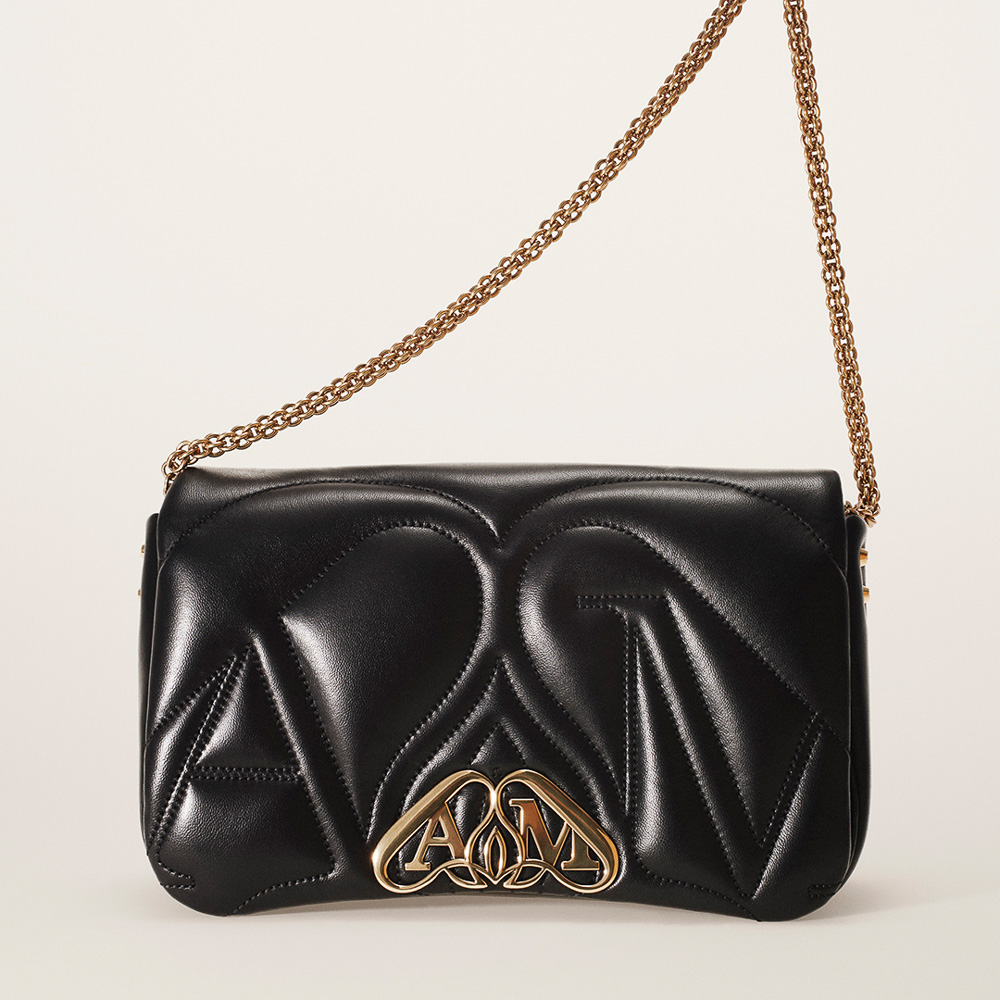 ショルダーバッグ・ポシェット ALEXANDER MCQUEEN BLACK LEATHER SMALL SEAL SHOULDER BAG Alexander McQueen Black Leather Small The Seal Shoulder Bag