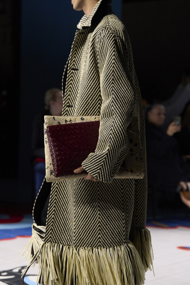Matthieu Blazy Embraces Big Bags at Bottega Veneta for Spring 2024 ...