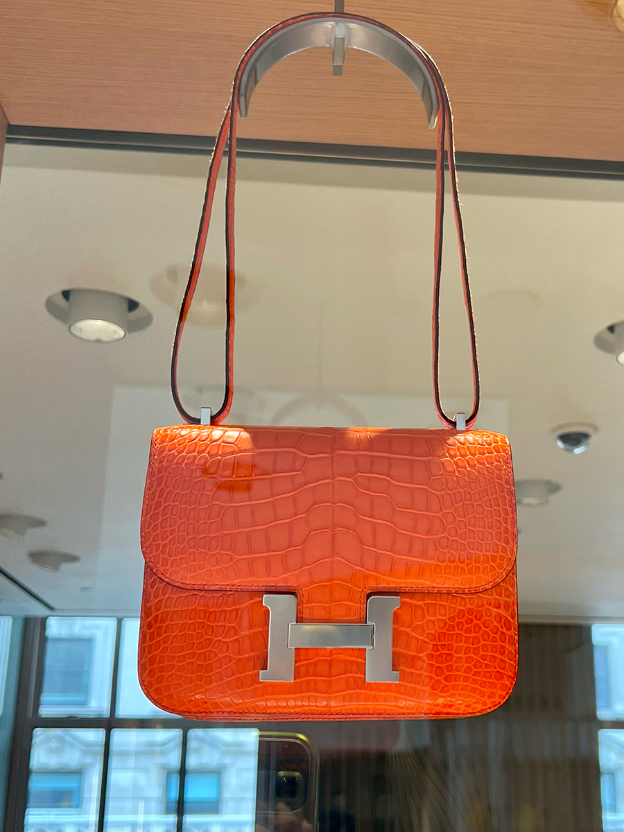A 24cm Constance in Orange Minium Matte Alligator with PHW. A 24cm Constance in Orange Minium Matte Alligator with PHW.