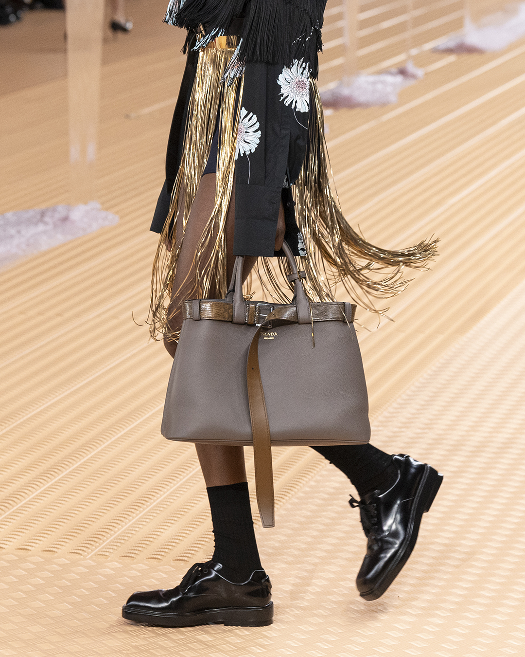 prada bordeaux Spring 24 Detail 4 prada bordeaux Spring 24 Detail 4
