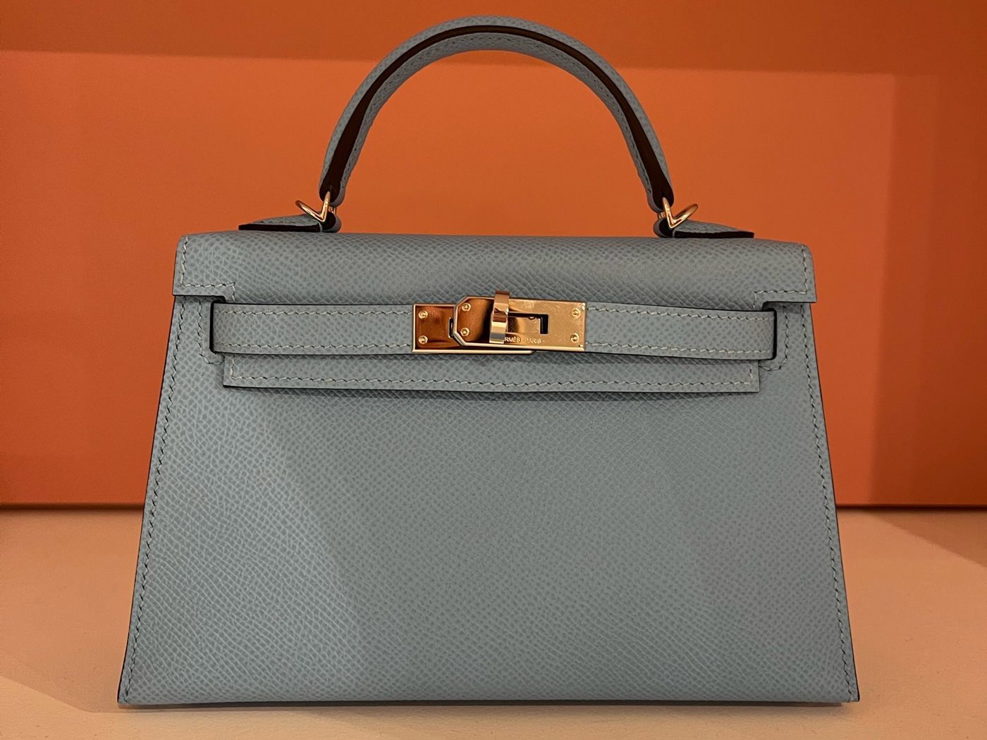 Hermes Limited Edition Birkin 25 Bag in Biscuit Swift Leather