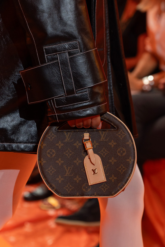 I Really Like This Louis Vuitton Monogram Wallet on Chain - PurseBlog