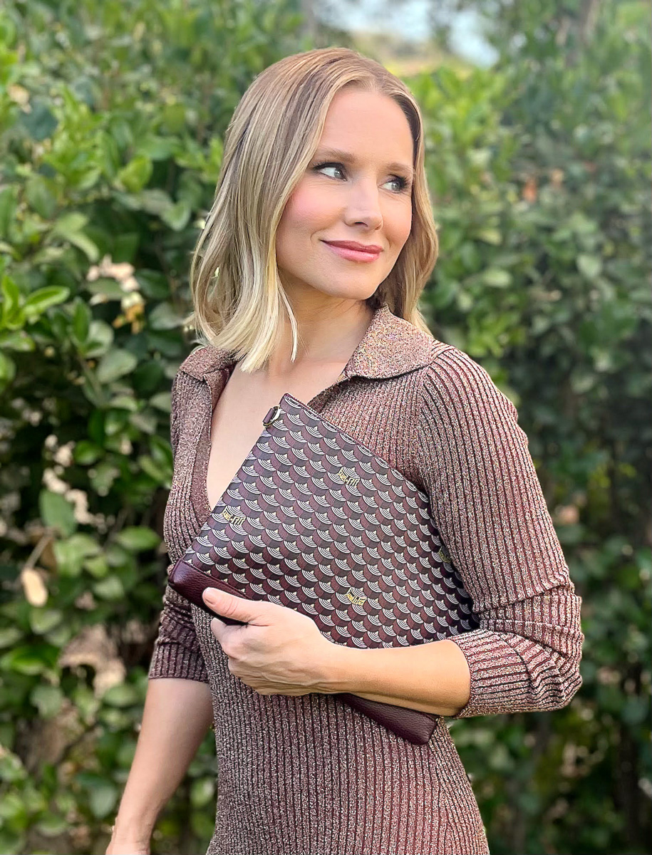 Kristen Bell wearing Pochette Zip Faure? Le Page