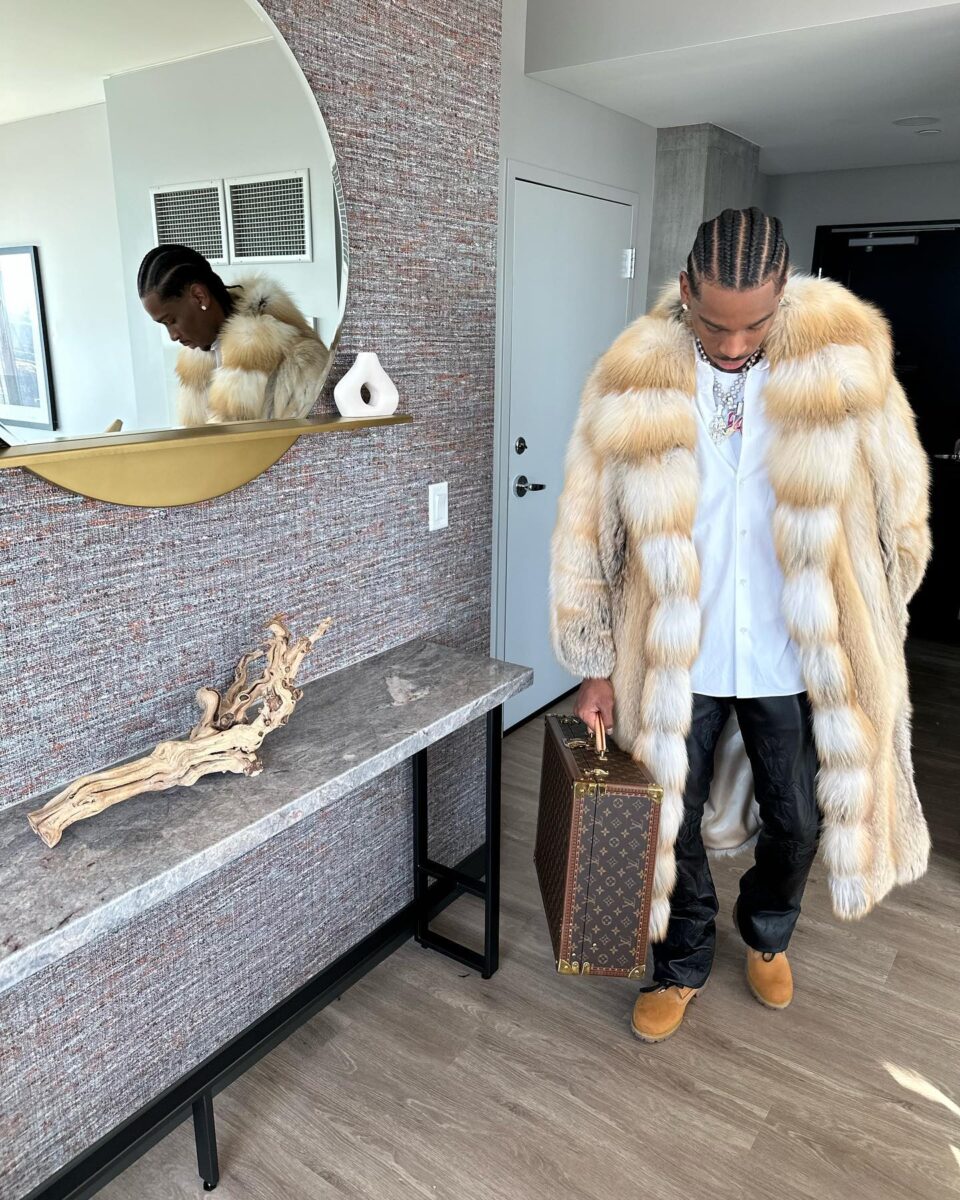 Shai Gilgeous Alexander Louis Vuitton Trunk Shai Gilgeous Alexander Louis Vuitton Trunk