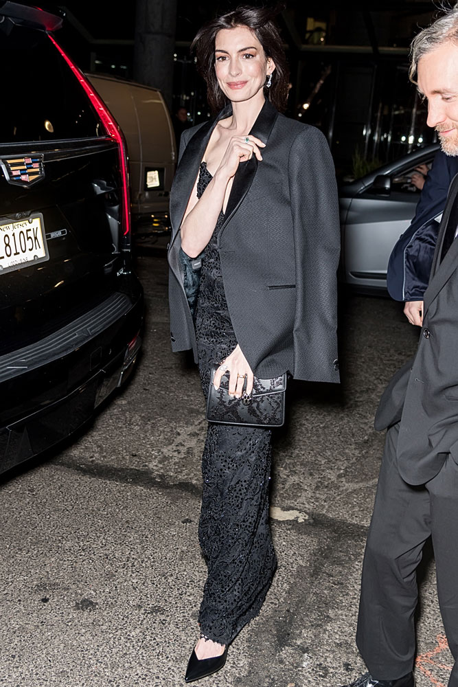 Anne Hathaway Bulgari Serpenti 1 Anne Hathaway Bulgari Serpenti 1