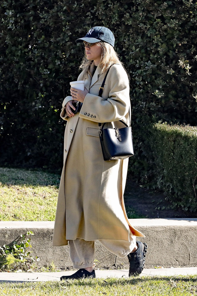 Suki Waterhouse Saint Laurent Bucket Bag LA