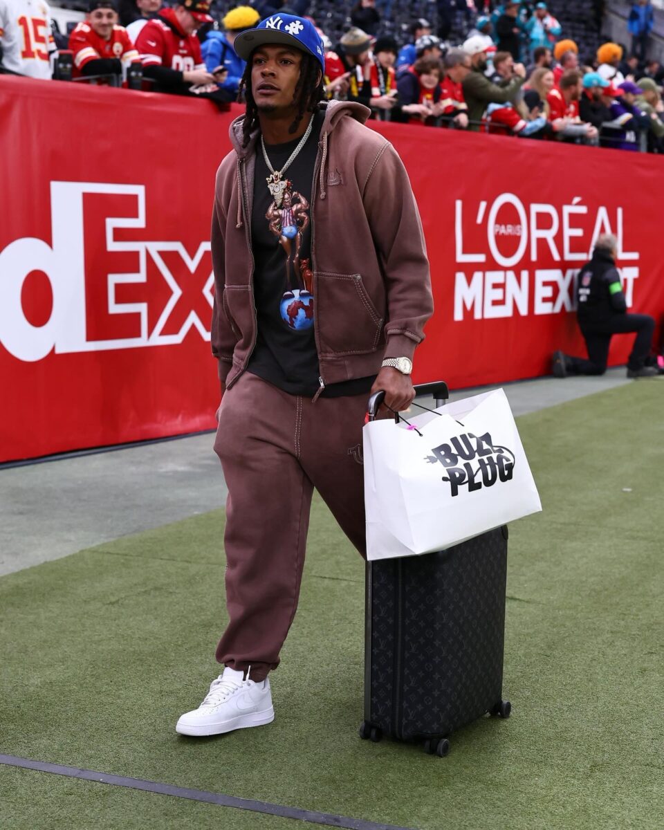 Isiah Pacheco LOUIS VUITTON Horizon 50 Isiah Pacheco LOUIS VUITTON Horizon 50